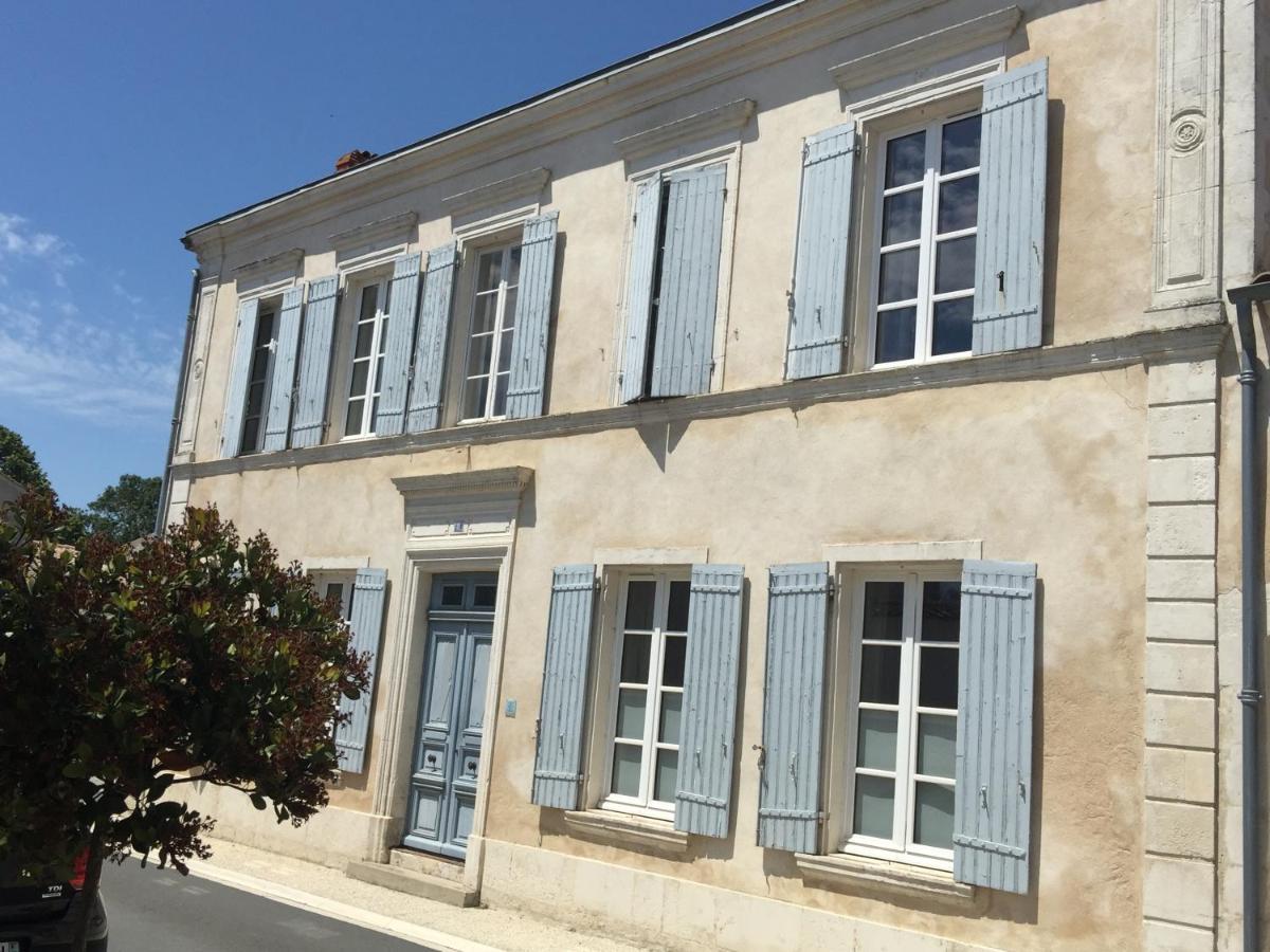 La Madeleine Acomodação com café da manhã La Jarrie Exterior foto